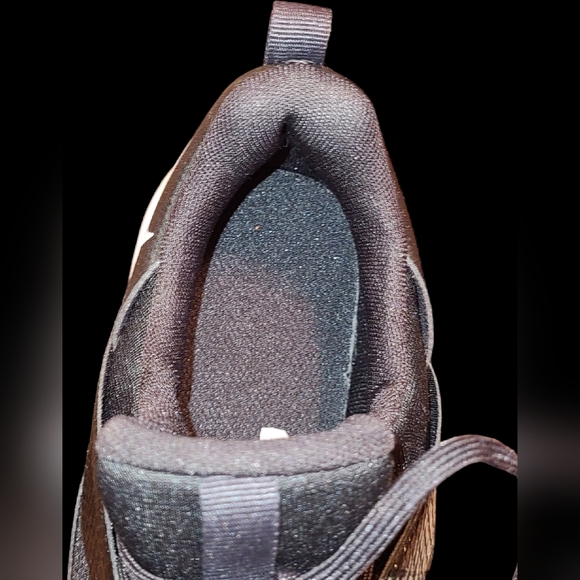 NWOT Nike air max black/white size 7.5 shoe - Picture 12 of 16